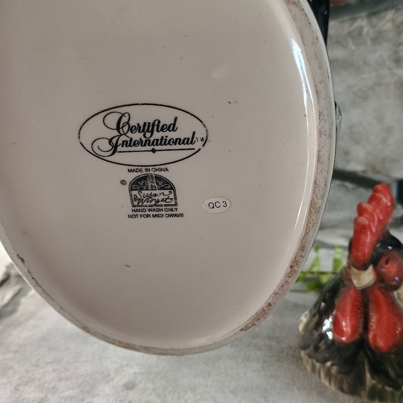 Large Red And Black Rooster Canister Or Cookie Jar, Cottage Cabin Core - Picture 13 of 16